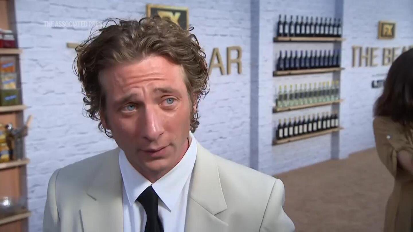 ‘the-bear’-stars-tease-experimentation-in-season-3