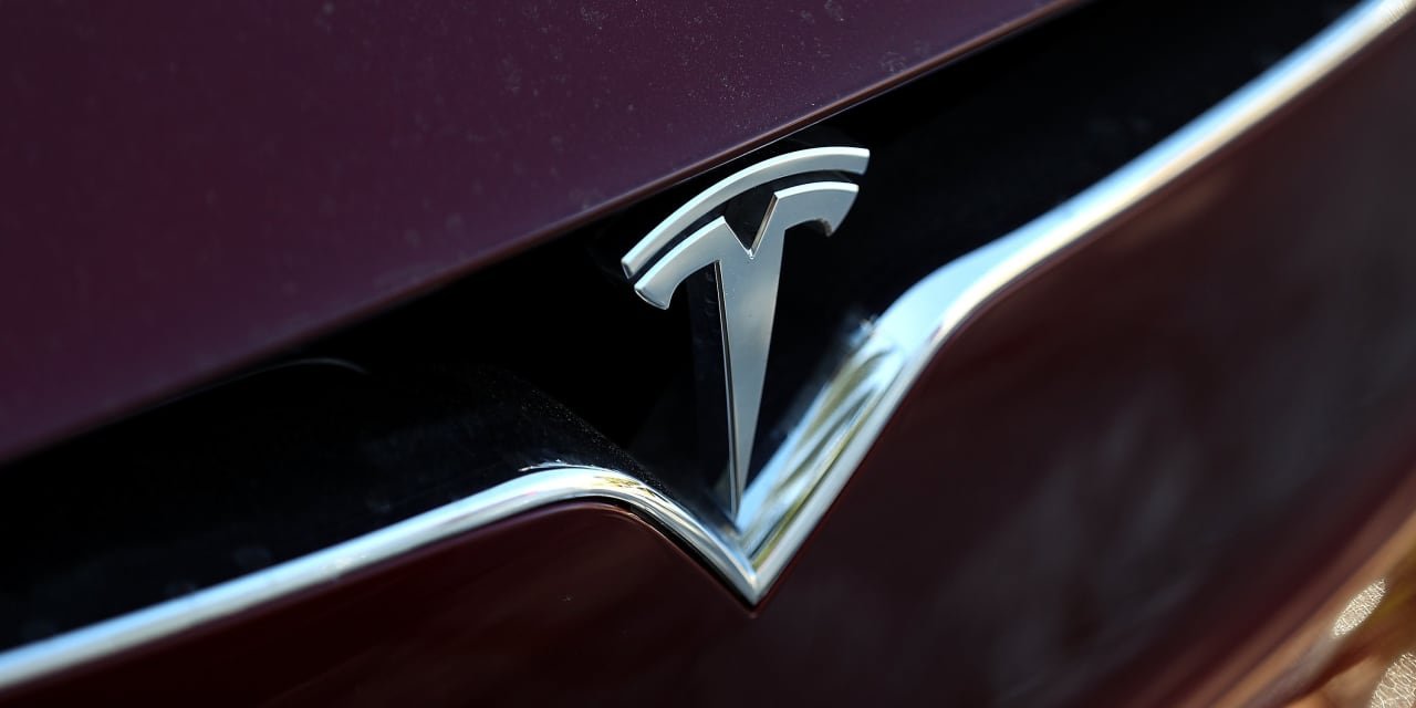 why-tesla’s-newest-stock-market-bull-says-the-company-is-simply-without-peers