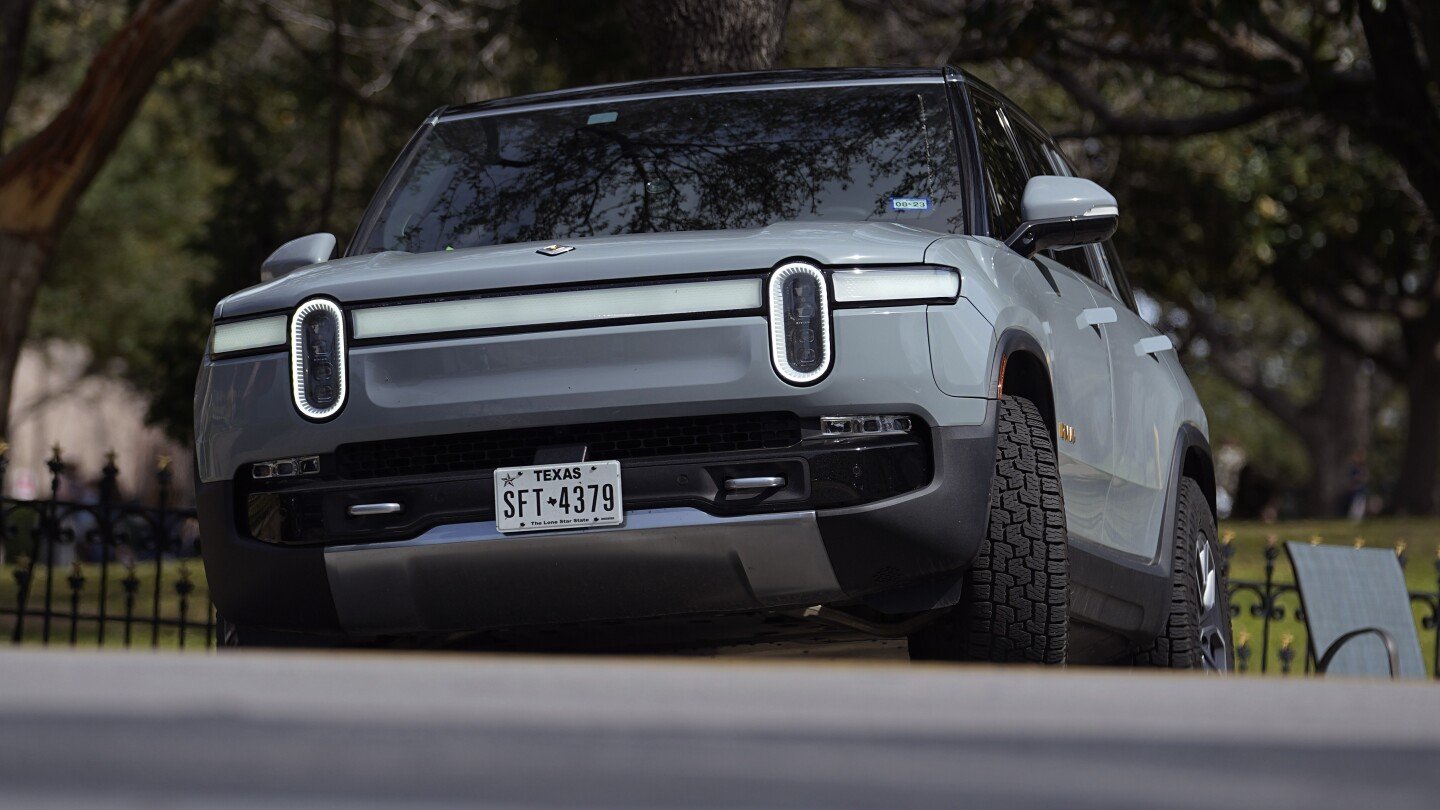 rivian-shares-soar-on-massive-cash-injection-from-volkswagen,-starting-immediately-with-$1-billion