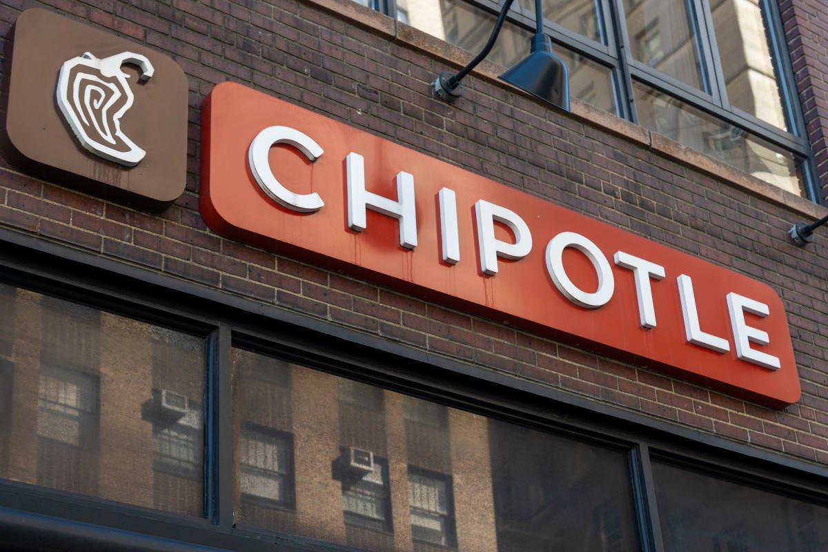 chipotle’s-50-for-1-stock-split-just-went-into-effect-here’s-what-it-means-for-investors.
