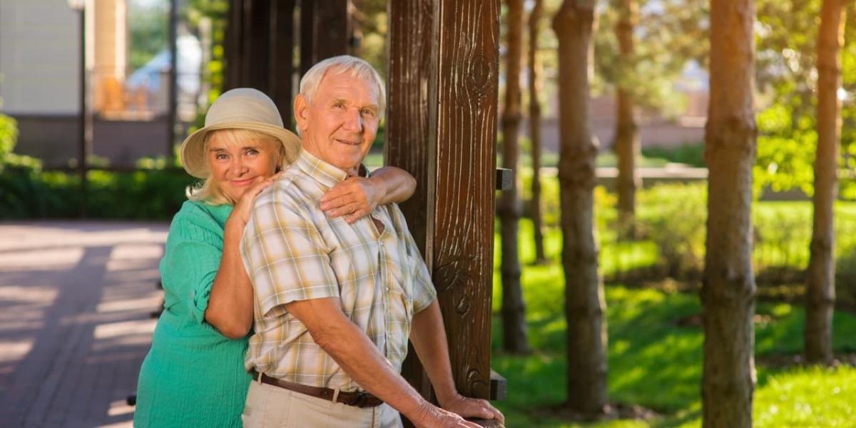 ‘in-a-worst-case-scenario,-we-fear-a-stock-market-bust’:-we-are-‘healthy-boomers’-in-our-60s-with-a-net-worth-of-$42-million.-is-it-time-to-diversify?