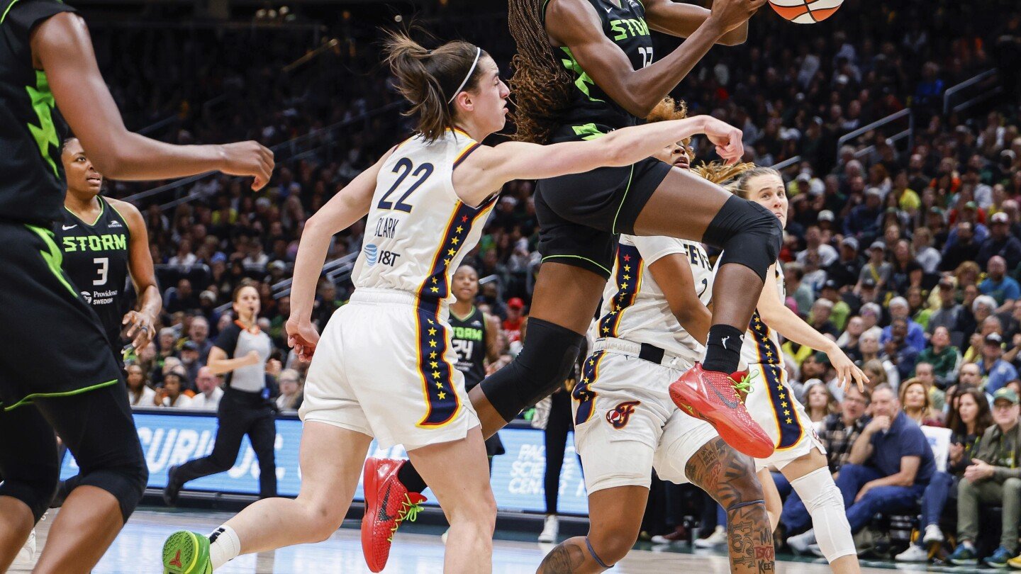 jewell-loyd-scores-a-season-high-34-points-as-storm-cool-off-caitlin-clark-and-fever-89-77