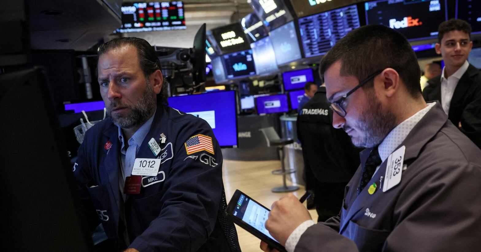 futures-rise-in-countdown-to-key-inflation-data,-trump-media-spikes