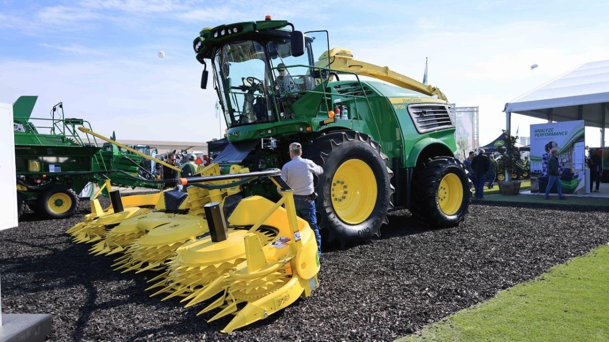 john-deere-announces-mass-layoffs-in-midwest-amid-production-shift-to-mexico