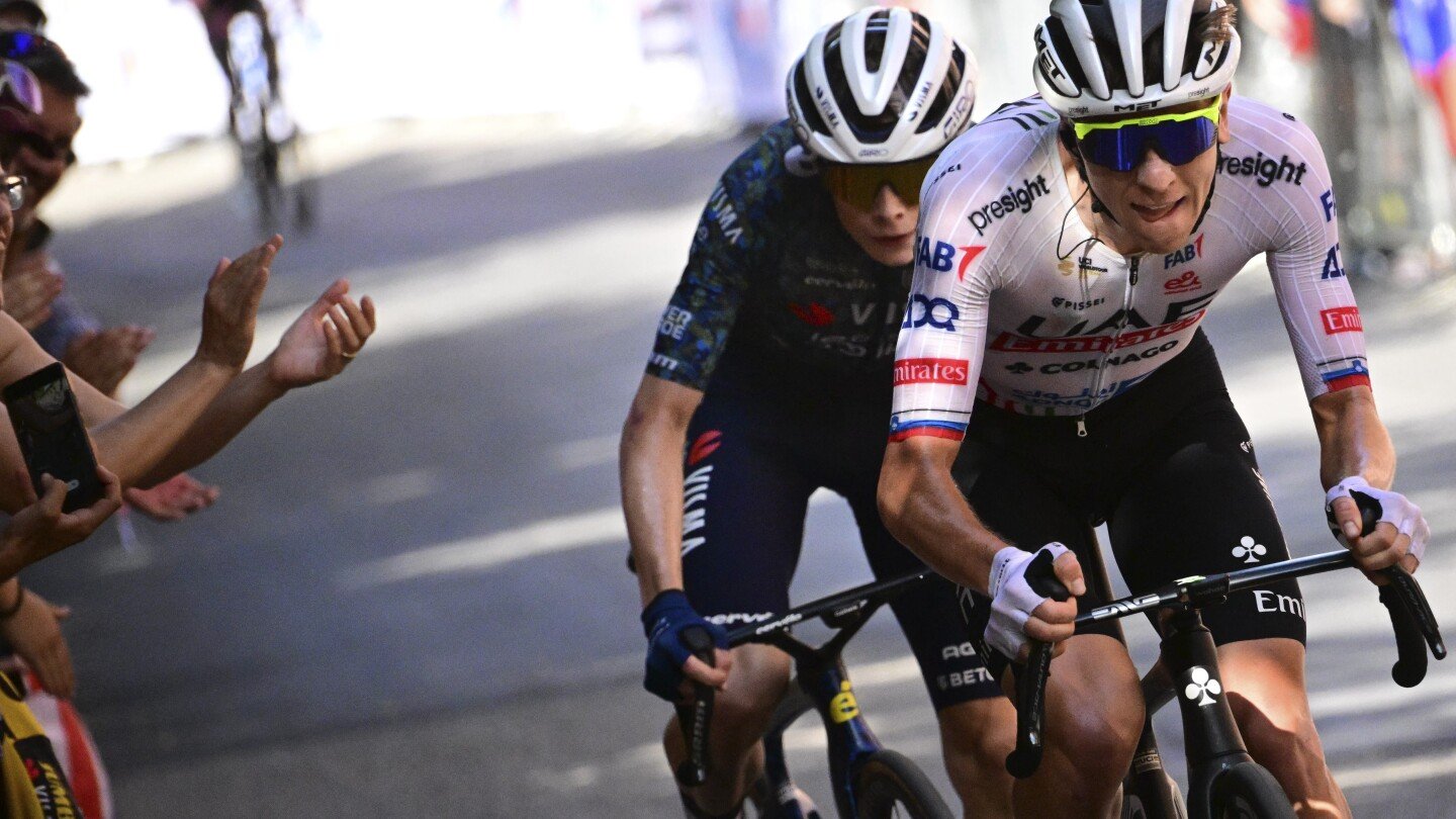 pogacar-takes-the-yellow-jersey-in-the-2nd-stage-of-the-tour-de-france.-only-vingegaard-can-keep-up