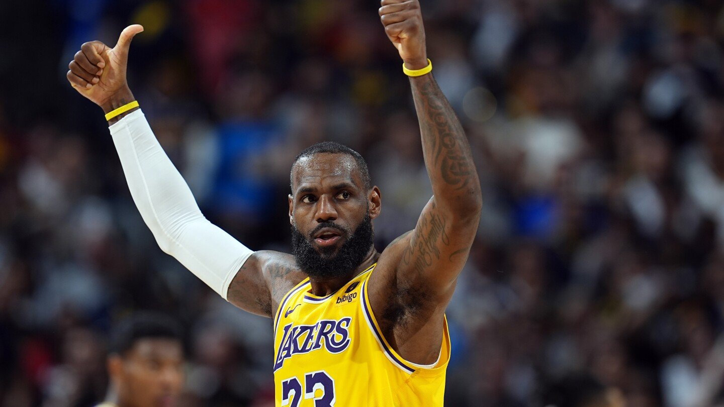 lebron-james-intends-to-sign-a-new-deal-with-the-lakers,-ap-source-says