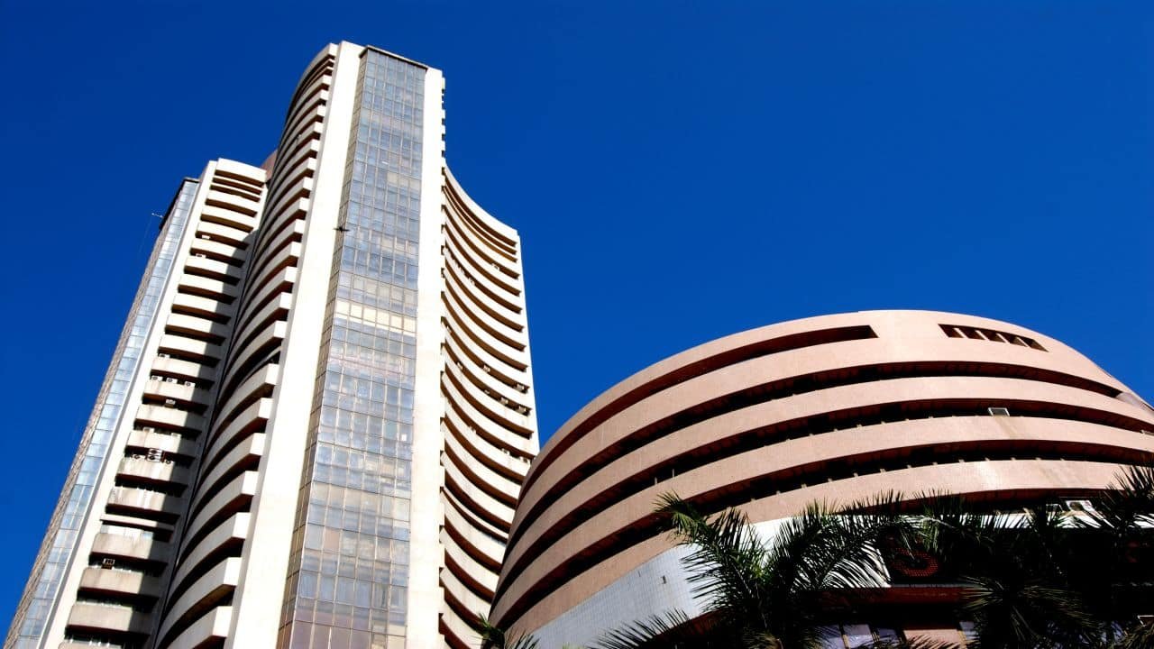 Stock Market LIVE Updates: GIFT Nifty indicates a positive start; US, Asian markets gain