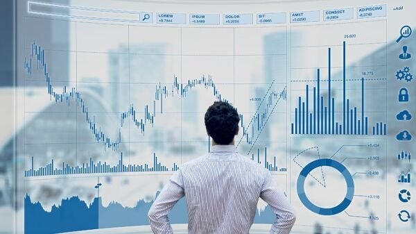 Many investors use a mixed strategy, combining both value and growth stocks in their portfolios for diversification. (Agencies)