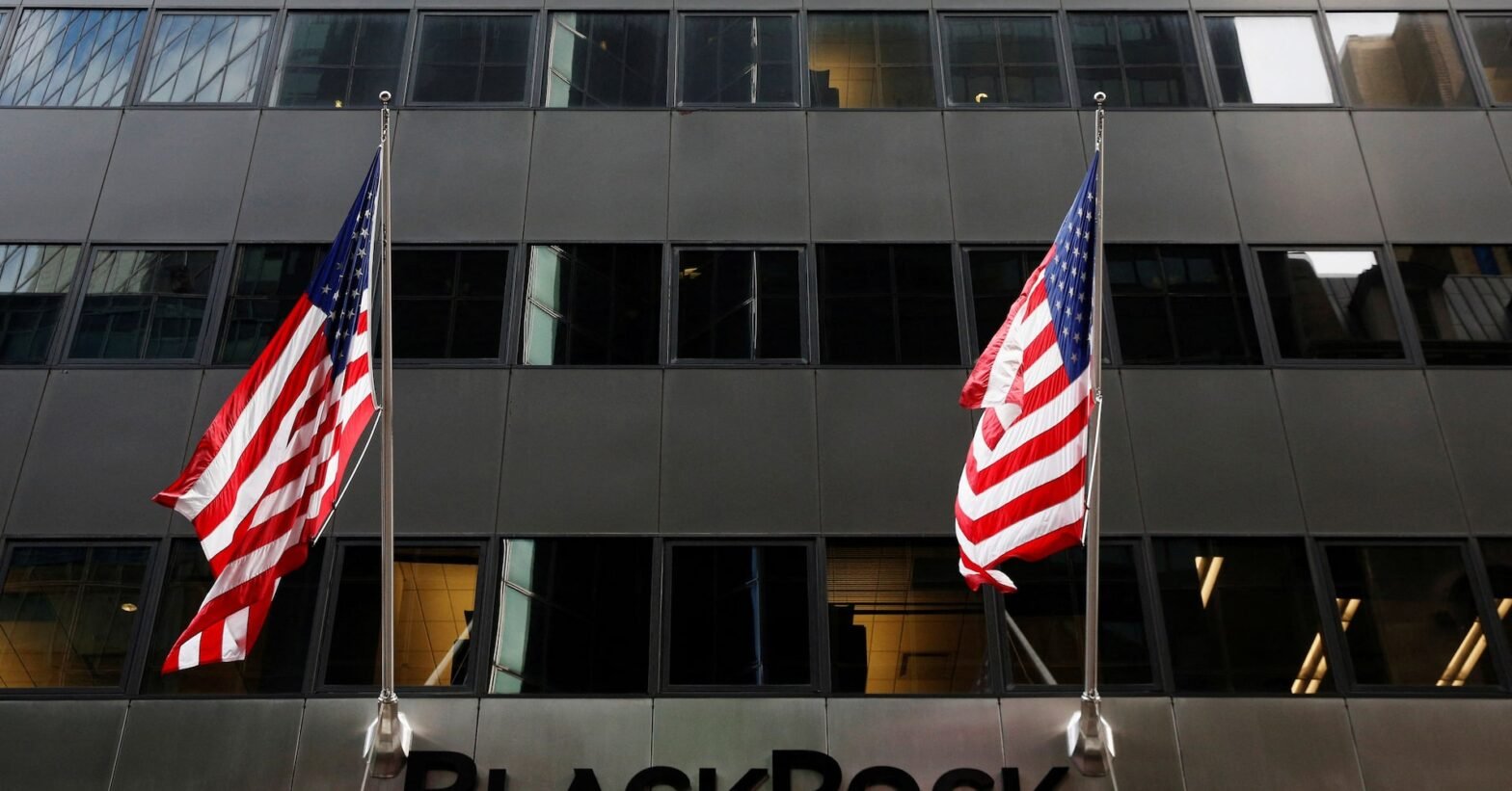 blackrock-launches-stock-etf-with-100%-downside-hedge