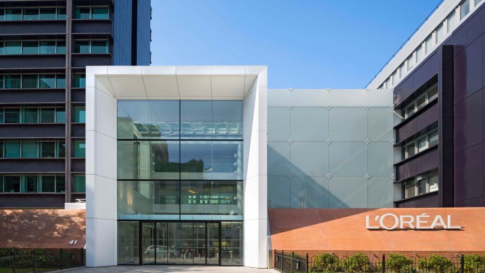 l’oreal-stock-declines-after-beauty-market-guidance-downgrade