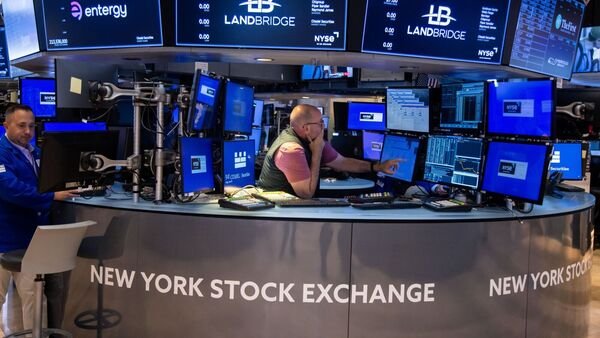 wall-street-today:-us-stocks-drift-ahead-of-jobs-data