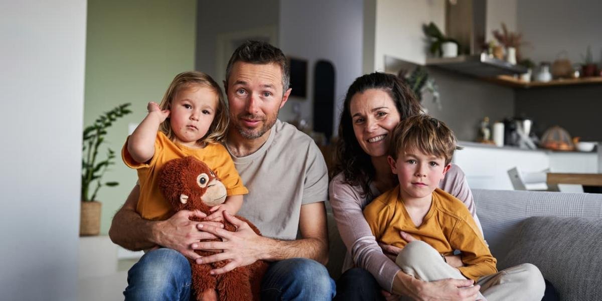 ‘he-thinks-i’m-too-materialistic’:-my-husband-and-i-are-in-our-40s-he-takes-zero-interest-in-our-finances-he-doesn’t-even-know-the-name-of-our-mortgage-company.-what-can-i-do?