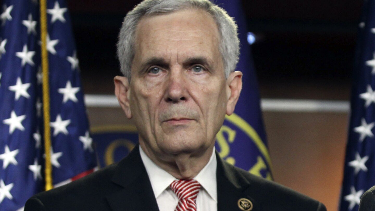 rep.-lloyd-doggett-is-first-democrat-to-publicly-call-for-biden-to-step-down-as-party’s-nominee