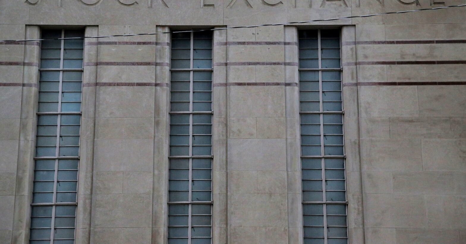 tsx-futures-rise-ahead-of-us-fed-minutes,-economic-data