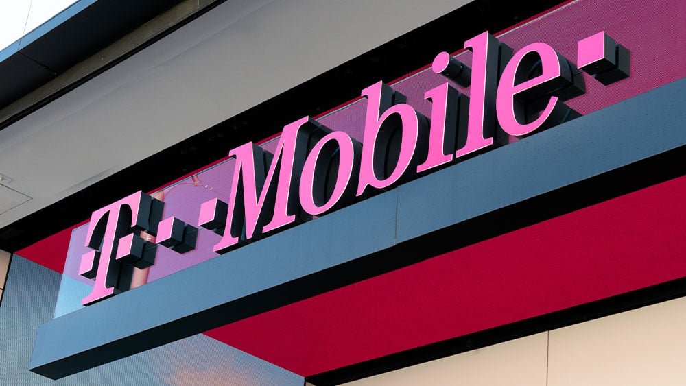 is-t-mobile-a-buy-on-wireless-broadband-growth-ahead-of-big-october-event?