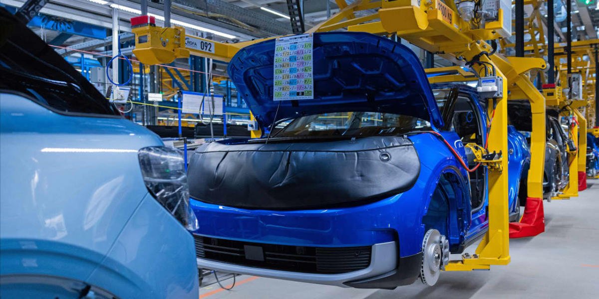 ford-is-making-a-comeback-it’s-time-to-buy-the-stock.