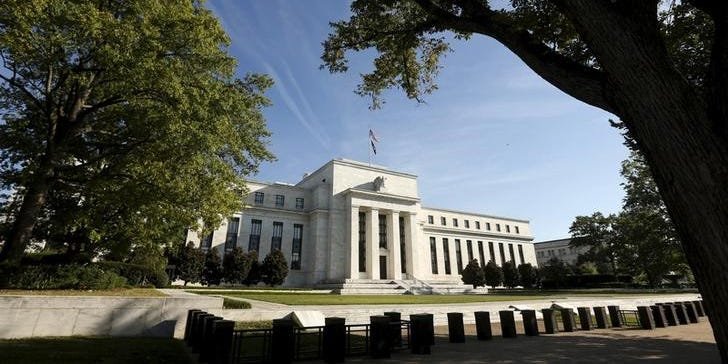 the-stage-is-set-for-2-rate-cuts-this-year,-but-investors-need-to-be-careful-adding-more-exposure-to-the-stock-market,-jpmorgan-strategy-chief-says