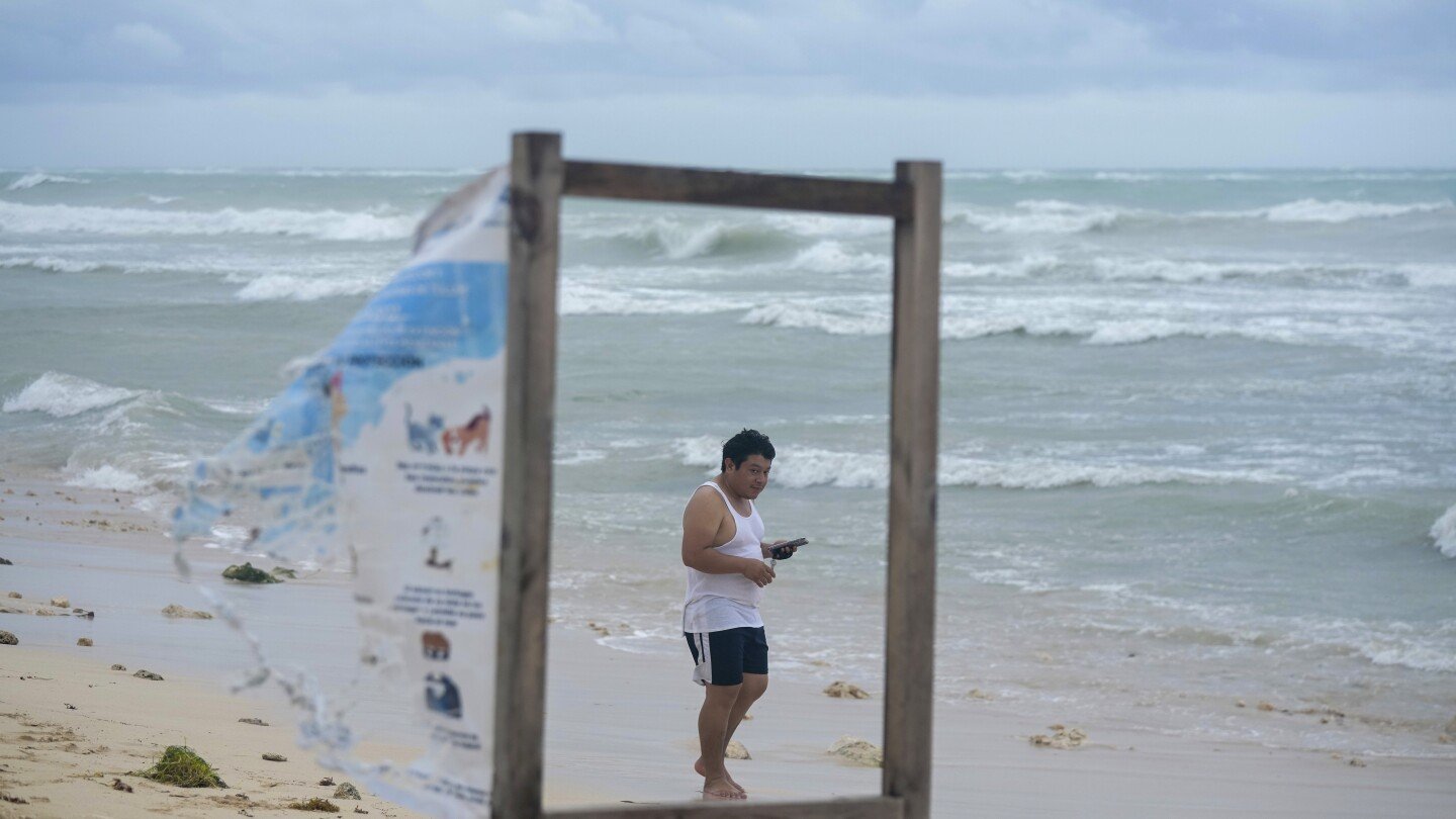 hurricane-beryl-takes-aim-at-the-mexican-resort-of-tulum-as-a-category-3-storm