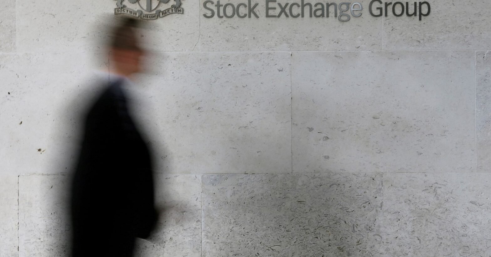 world-stocks-rise,-us-yields-dip-amid-jobs-data,-uk-labor-landslide