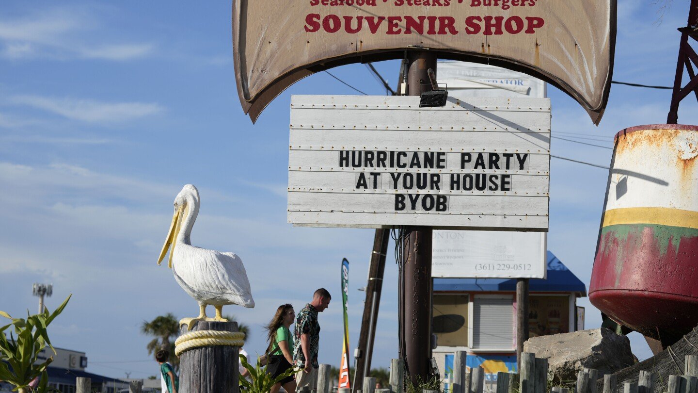 beryl-bears-down-on-texas,-where-it-is-expected-to-hit-after-regaining-hurricane-strength
