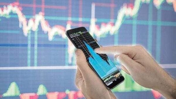 raymond-share-price-jumps-18%-in-3-days-on-demerger-plans;-should-you-buy-the-multibagger-stock?
