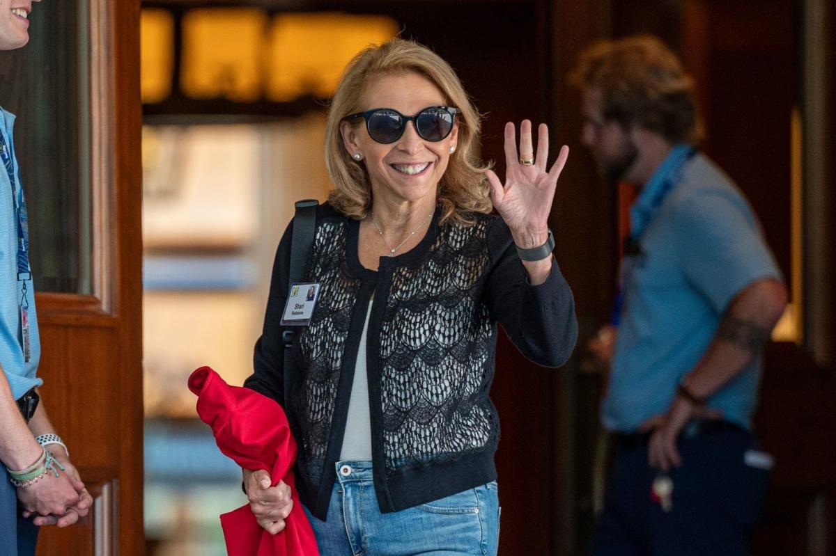 paramount-agrees-to-skydance-merger,-marking-end-to-redstone-era