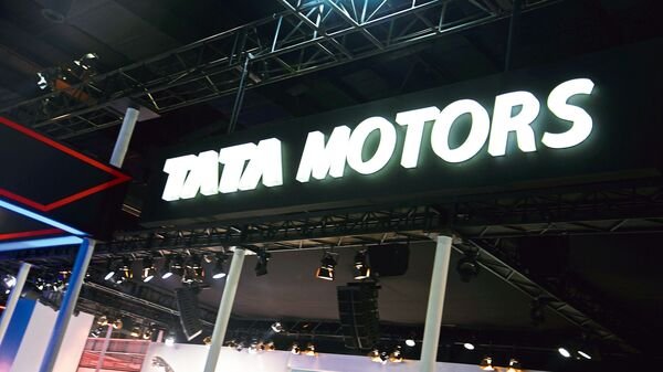 tata-motors-q1-update:-global-wholesales-increase-2%-yoy;-stock-jumps