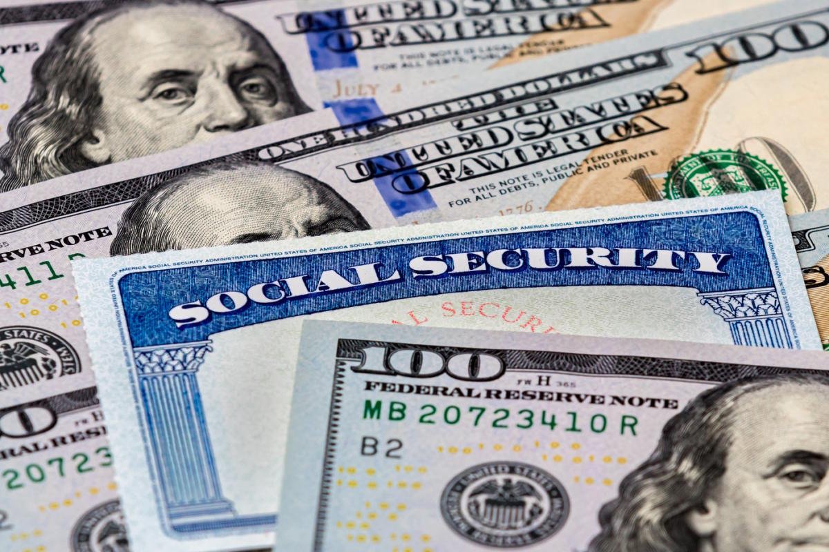 want-the-max-$4,873-social-security-benefit?-here’s-the-salary-you-need.