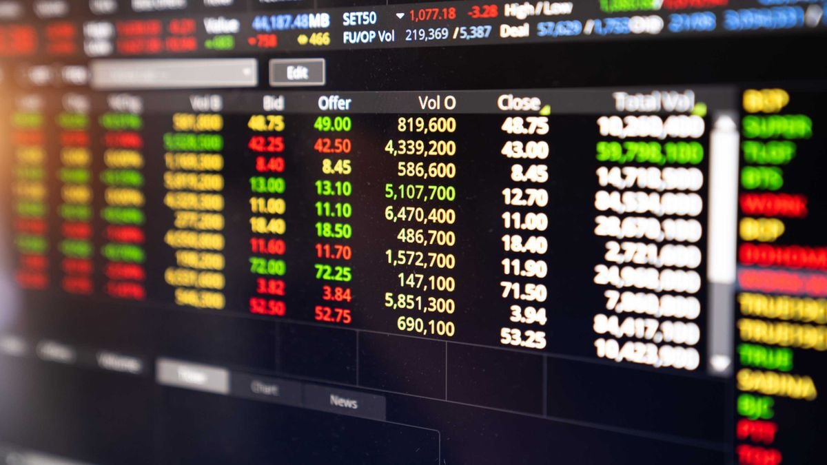 stock-market-today:-markets-flirt-with-fresh-highs-as-cpi,-earnings-loom