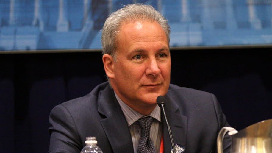 peter-schiff-says-‘smart-money-is-selling’-and-dumb-money-is-buying-it-through-etfs:-‘they-set-up-bitcoin-etf-investors-to-be-the-bag-holders’