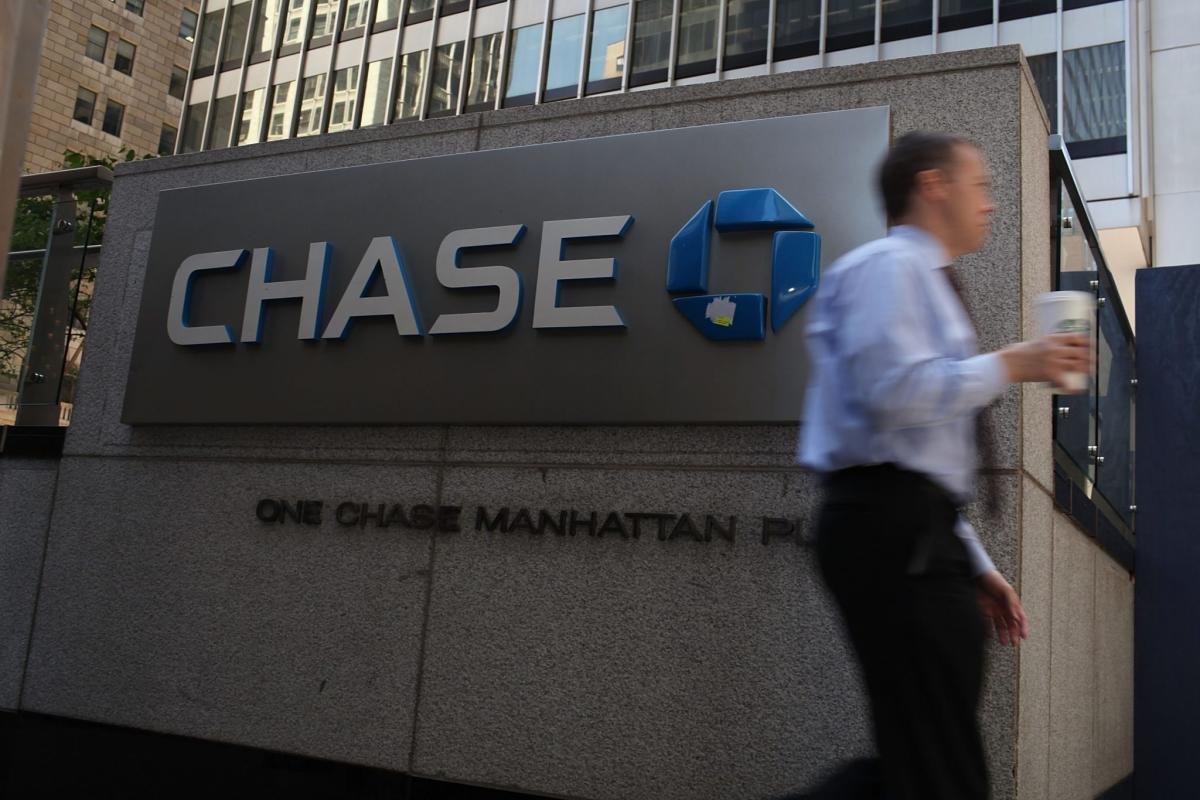 chase’s-plan-to-charge-for-checking-accounts—and-how-consumers-might-respond