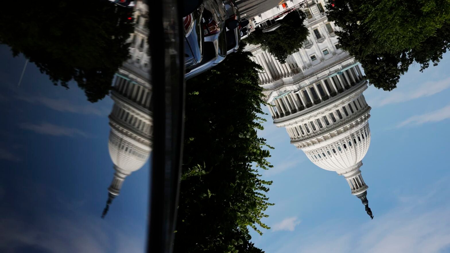 senators-strike-bipartisan-deal-for-a-ban-on-stock-trading-by-members-of-congress