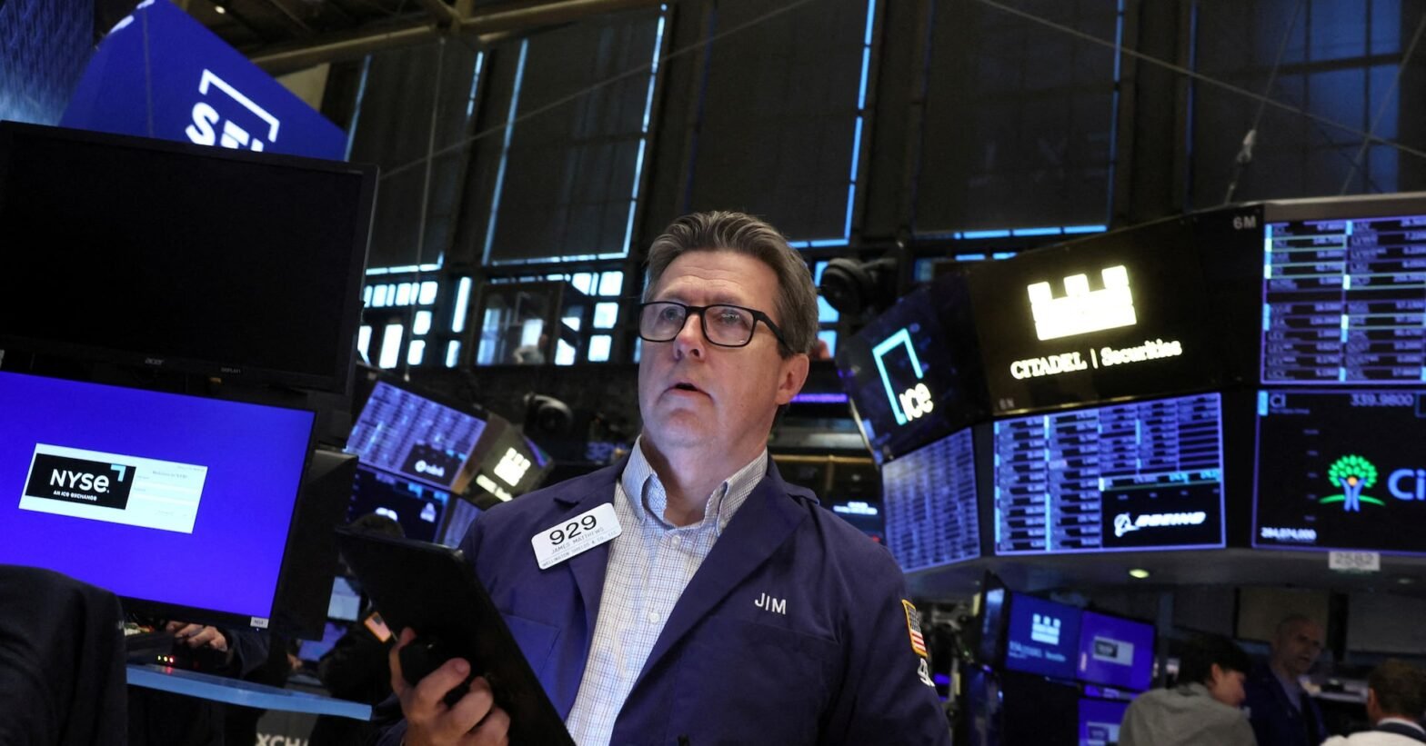 futures-higher-as-nvidia,-other-megacaps-build-on-gains