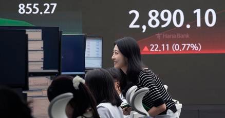 stock-market-today:-most-of-wall-street-rises-after-key-inflation-report,-but-big-tech-slumps