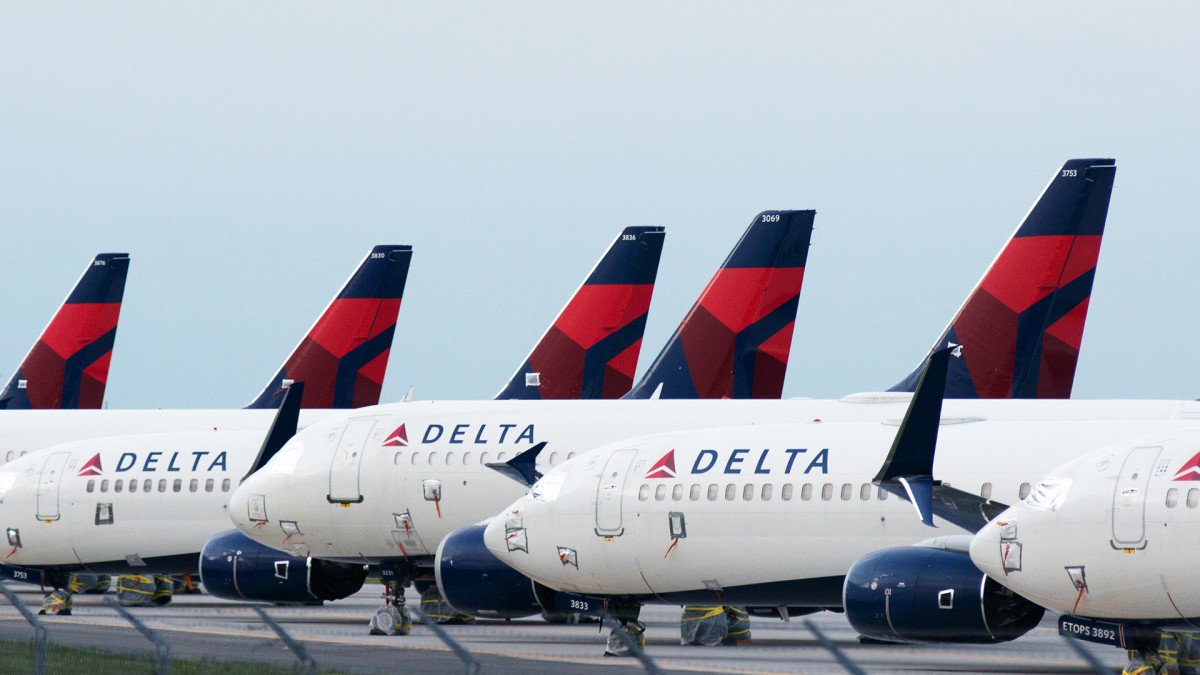 delta-airlines-ceo-sounds-alarm-about-a-growing-problem
