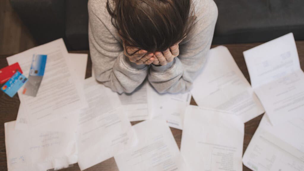 financial-illiteracy-epidemic:-57%-of-americans-can’t-even-score-50%-on-a-financial-literacy-test