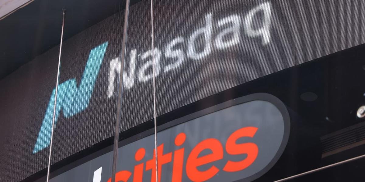 super-micro-is-joining-the-nasdaq-100-it-will-replace-this-stock.