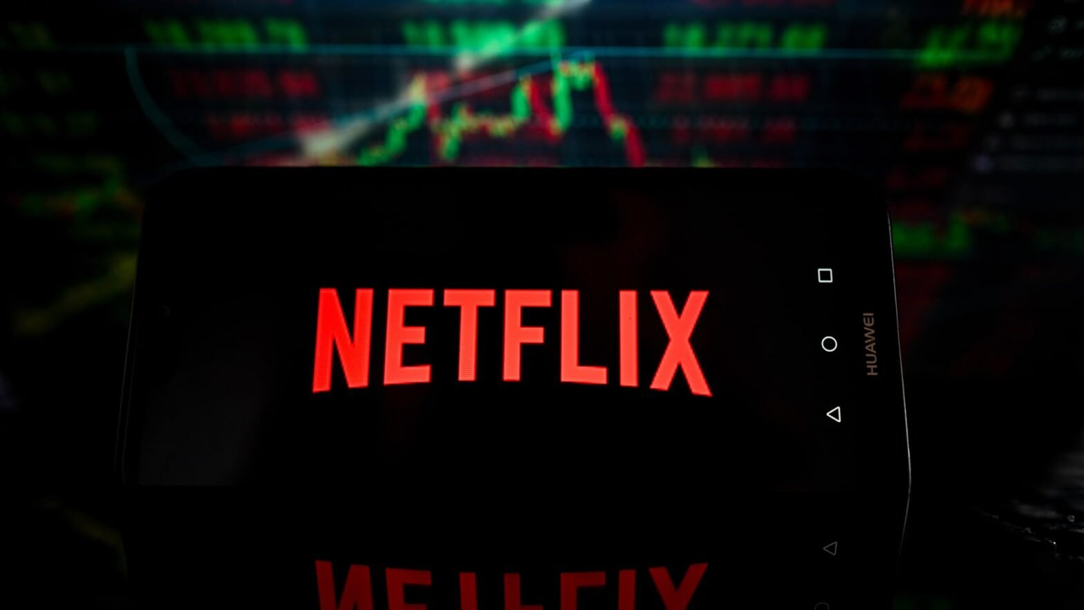 earnings-playbook:-your-guide-to-the-first-full-week-of-the-reporting-season,-including-netflix-and-goldman