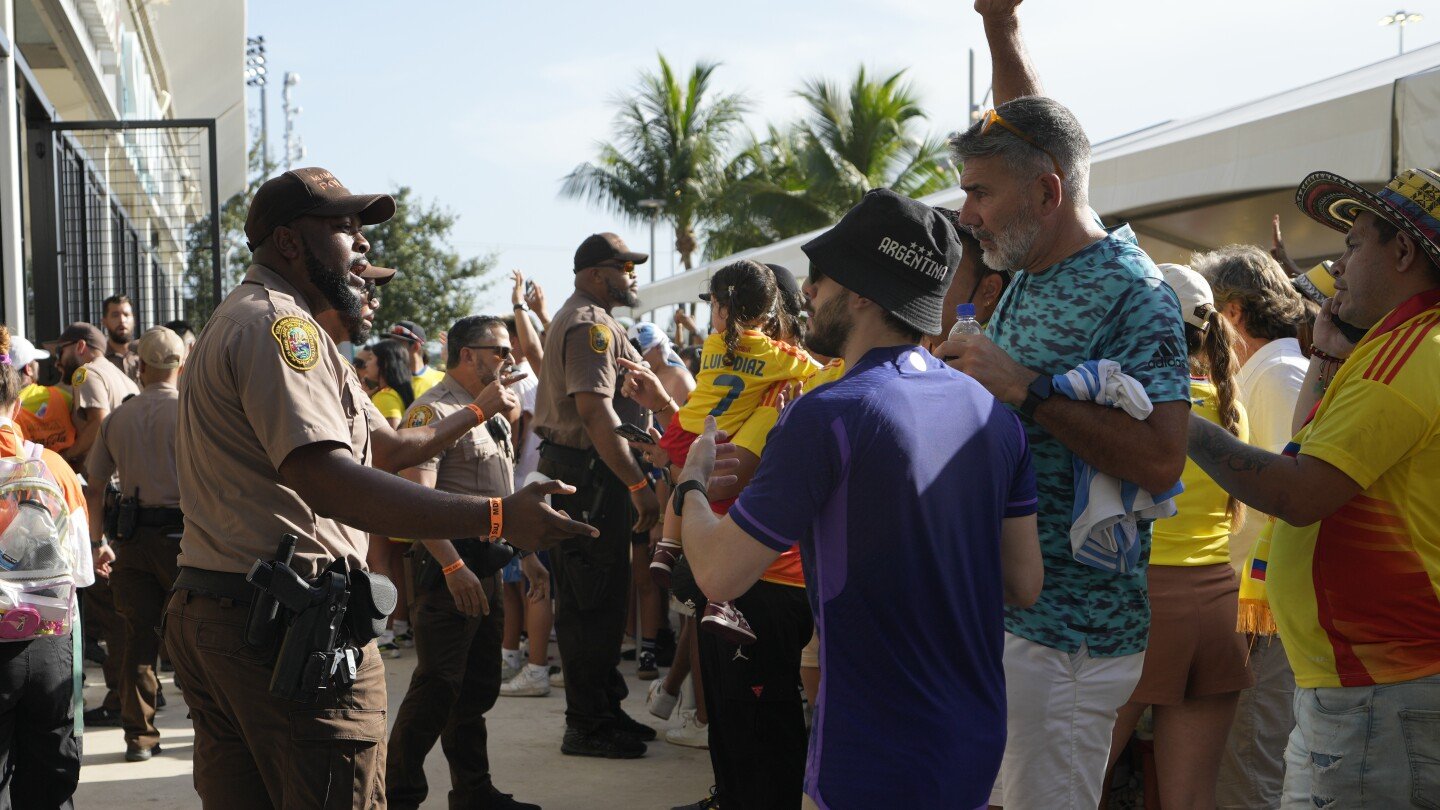 fans-breach-security-gates-at-hard-rock-stadium-ahead-of-copa-final-between-argentina-and-colombia