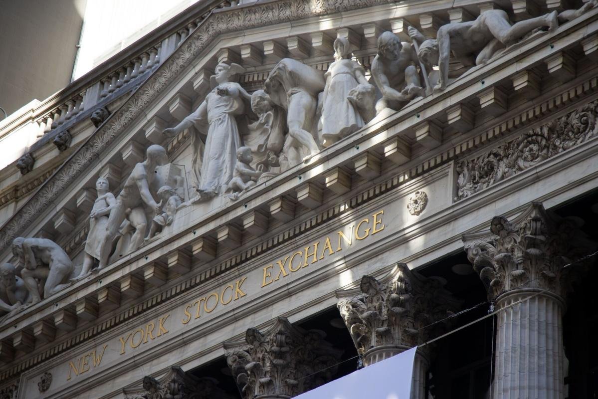 us-futures-waver-as-traders-juggle-trump-win-bets:-markets-wrap