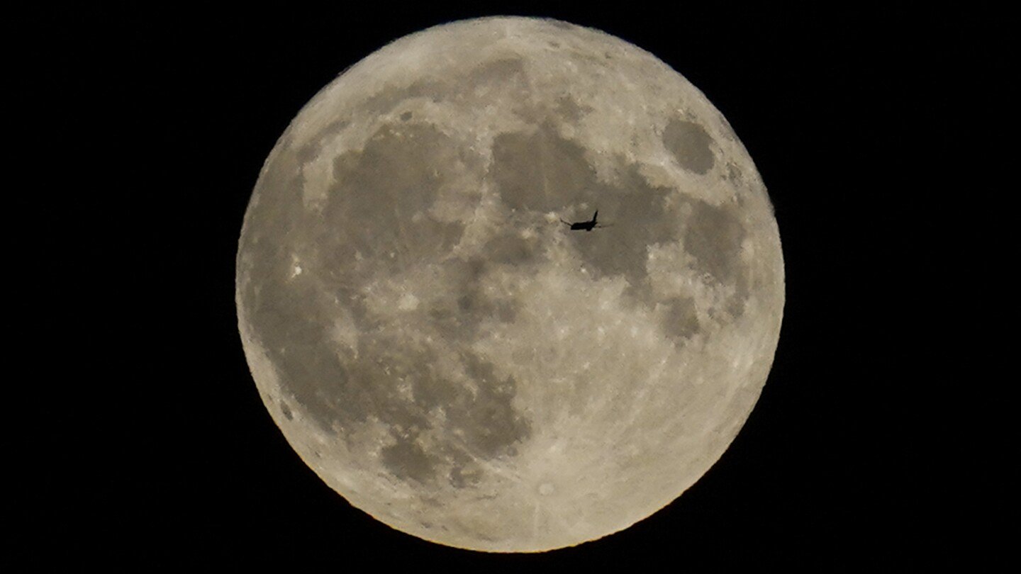 scientists-have-confirmed-a-cave-on-the-moon-that-could-be-used-to-shelter-future-explorers