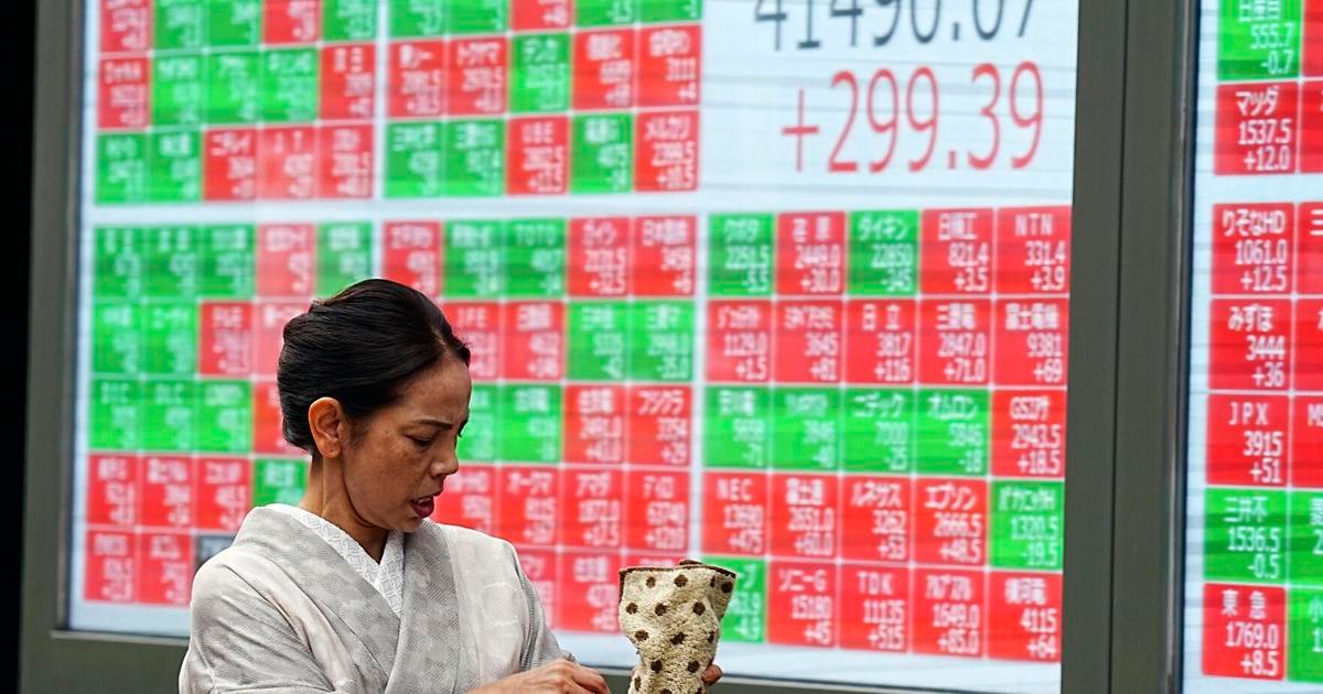 stock-market-today:-a-widespread-rally-sends-wall-street-toward-records,-even-as-big-tech-weighs