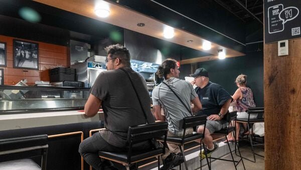 wall-street-today:-us-stocks-edge-higher-after-strong-retail-sales-data