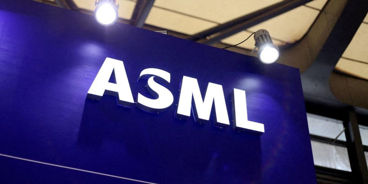 asml-orders-beat-forecasts-amid-ai-chip-boom