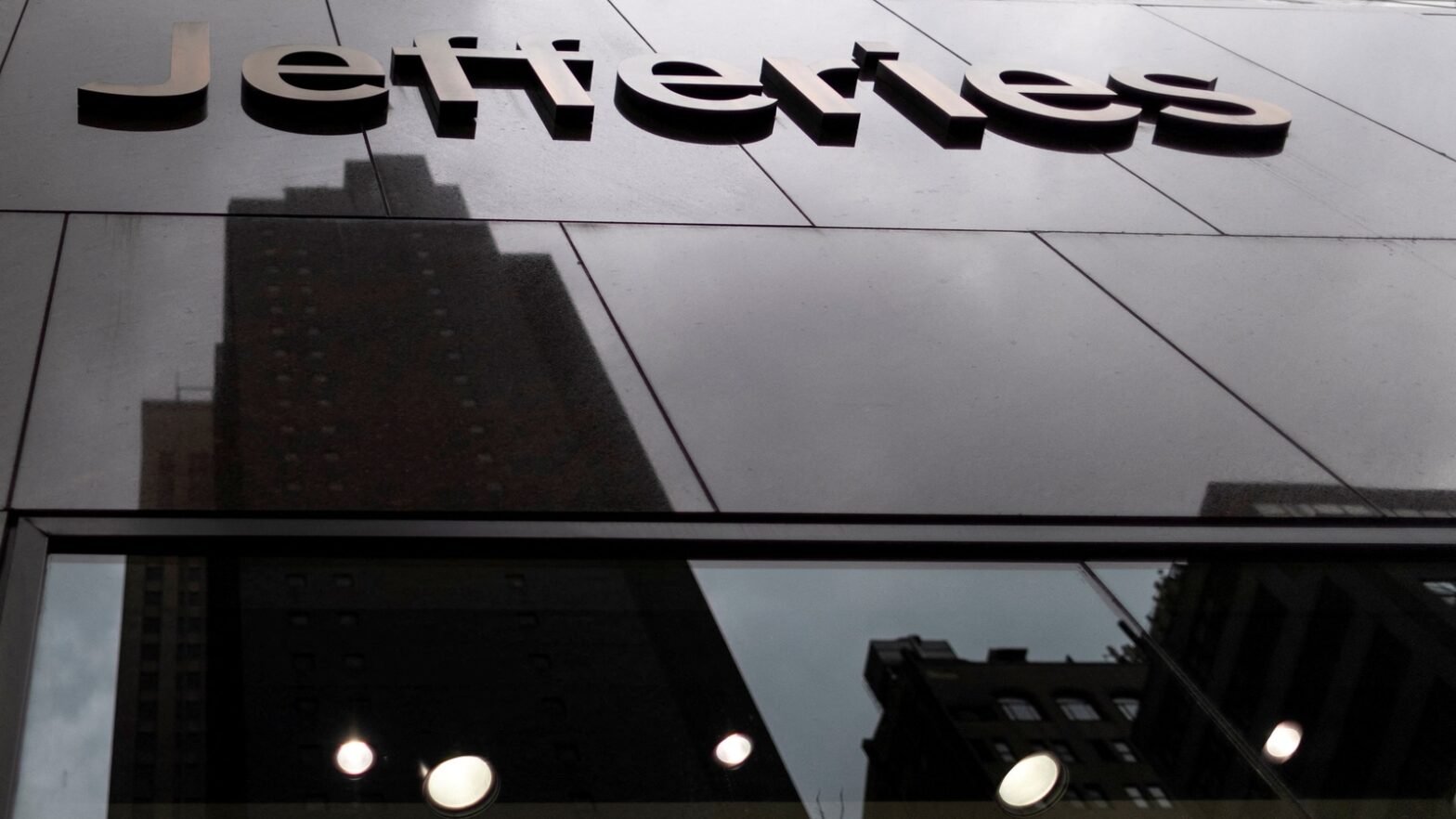 jefferies’-chris-wood-calls-india’s-stock-market-rally-best-in-the-world,-with-this-warning