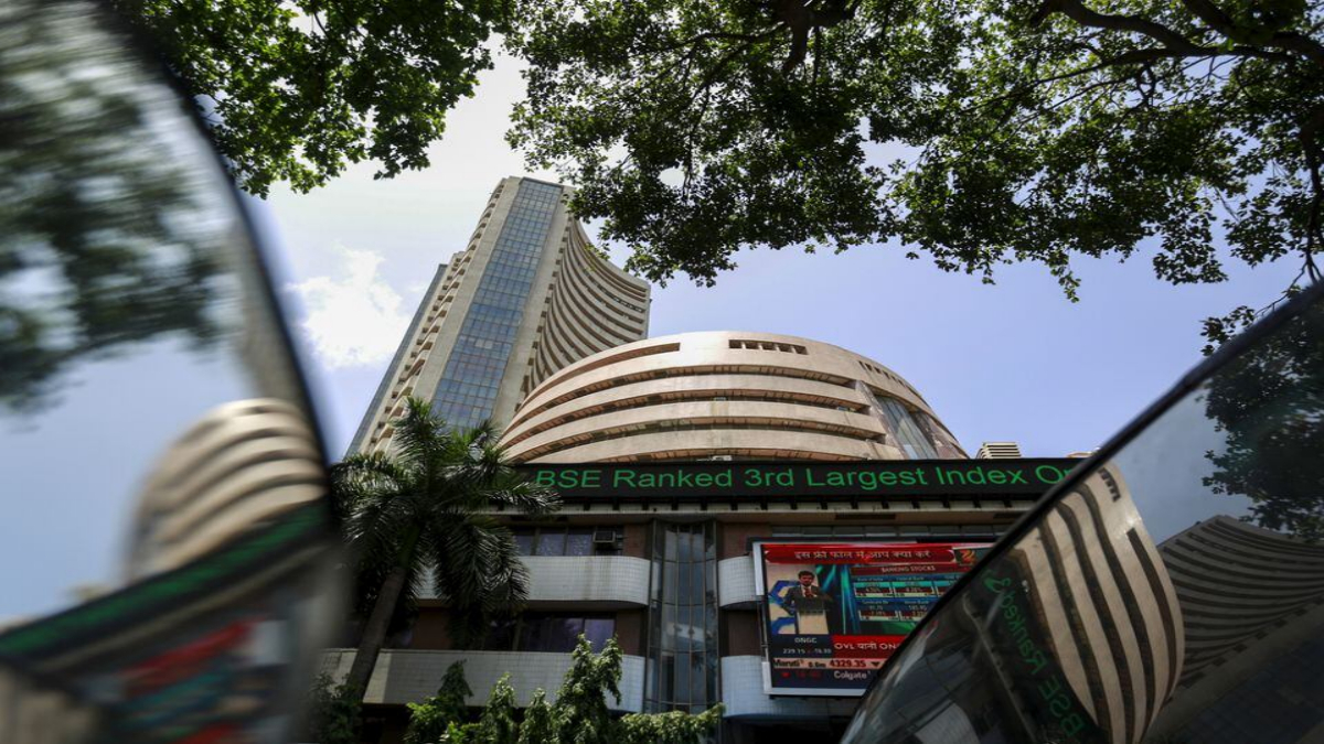 stock-market-live:-gift-nifty-indicates-lower-opening-for-benchmark-indices-on-thursday