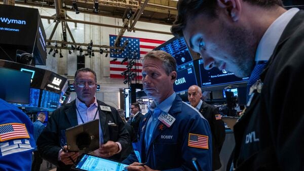 wall-street-today:-nasdaq,-s&p-500-rebound-as-megacap-&-chip-stocks-regain-ground