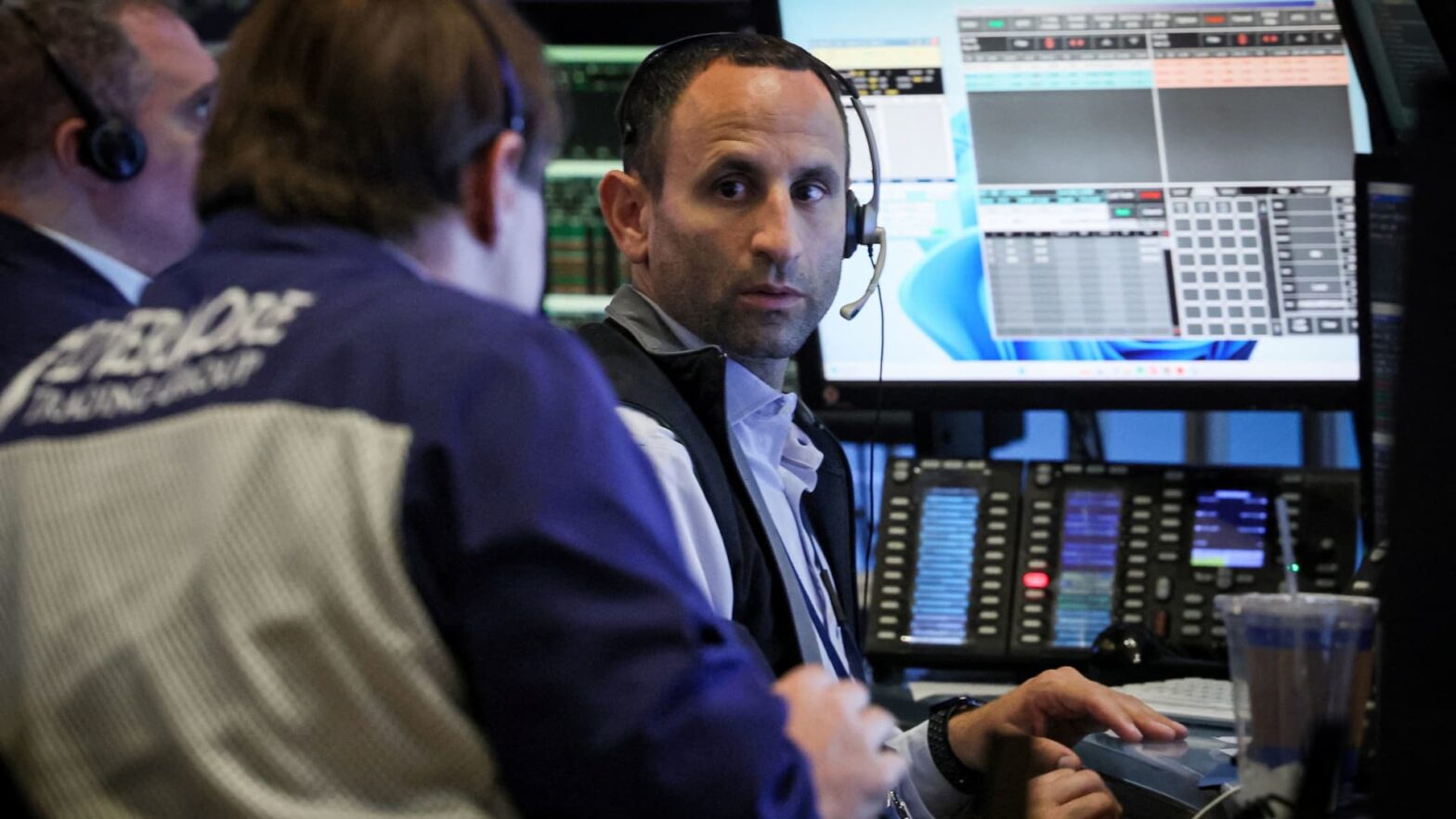 stock-futures-are-little-changed-as-wall-street-looks-to-shake-off-thursday’s-market-slide