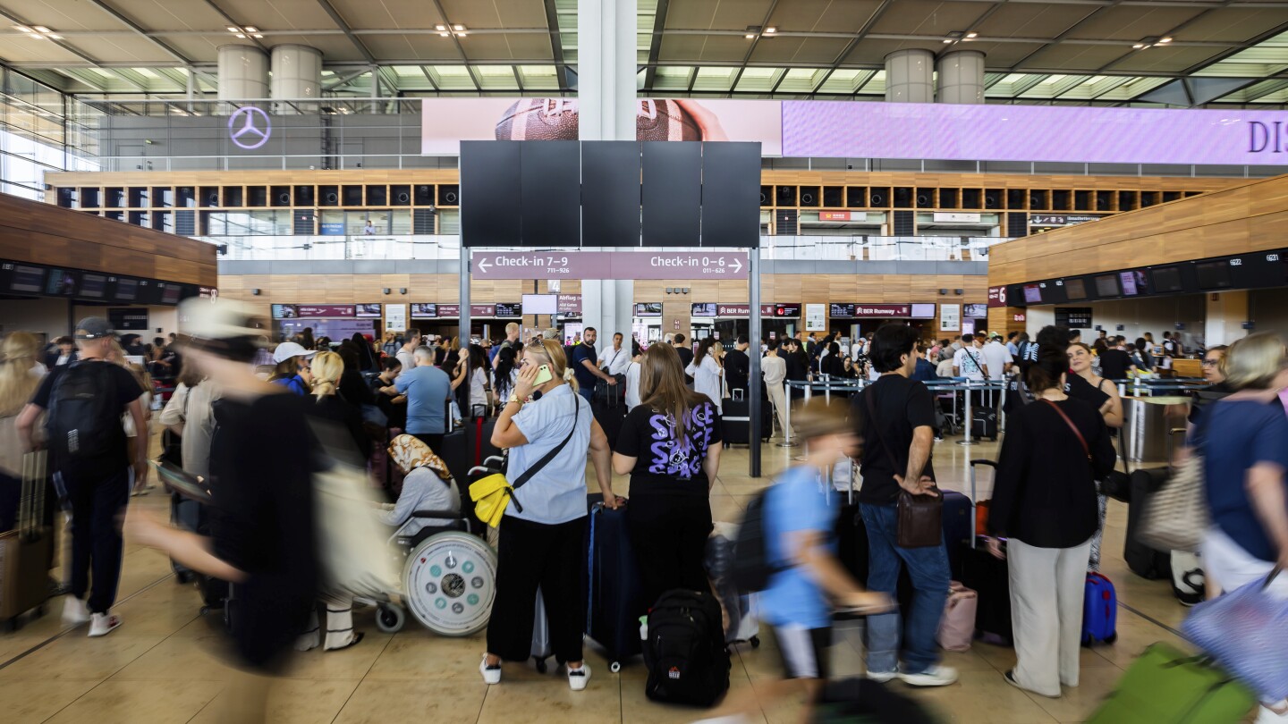 microsoft-users-worldwide-report-widespread-outages-affecting-banks,-airlines-and-broadcasters
