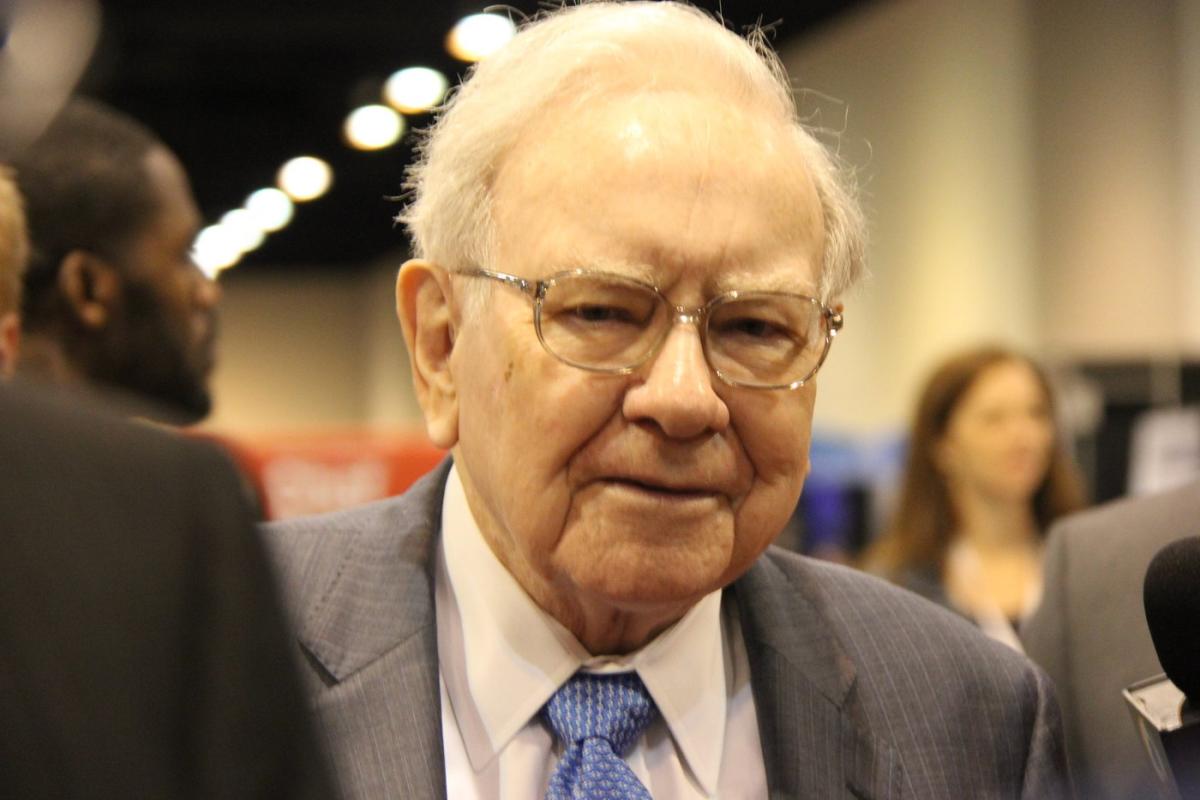 75%-of-warren-buffett’s-$416-billion-portfolio-is-invested-in-5-unstoppable-stocks